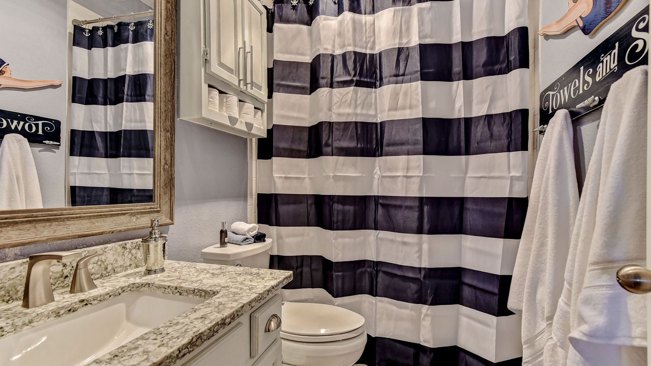 Photo of Bathroom in Pottsboro