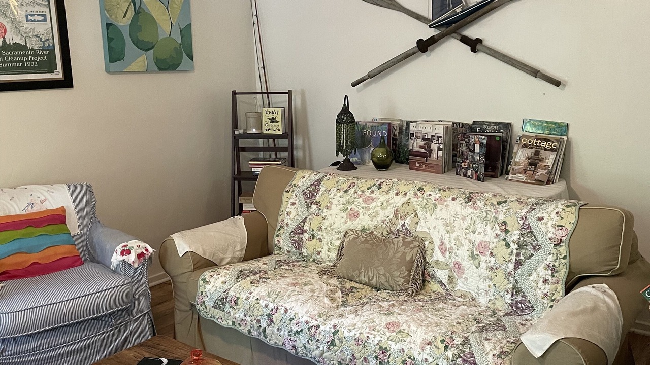 Photo of Livingroom in Dunsmuir