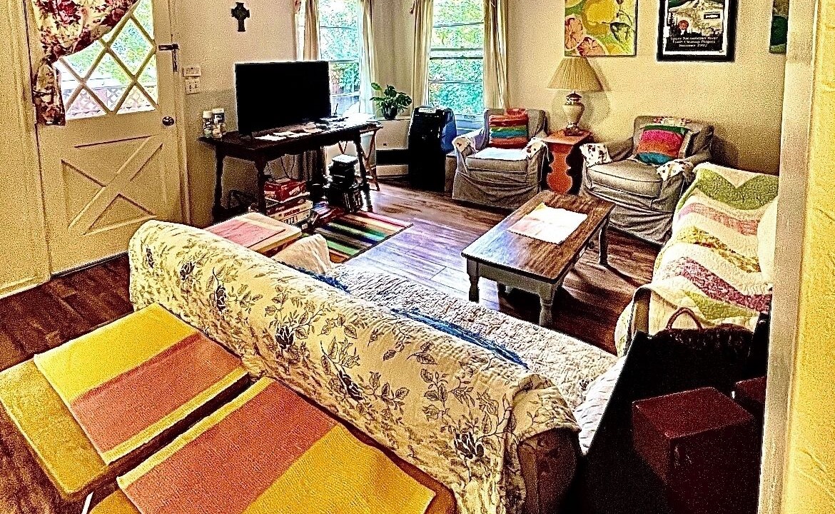 Photo of Livingroom in Dunsmuir