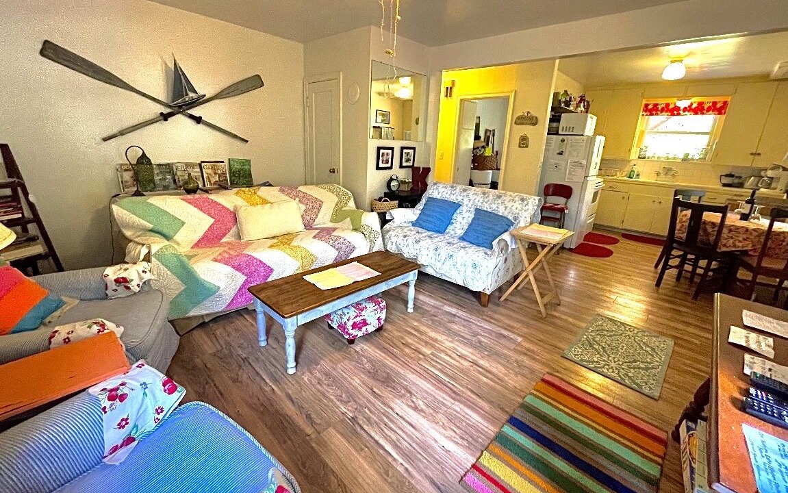 Photo of Livingroom in Dunsmuir