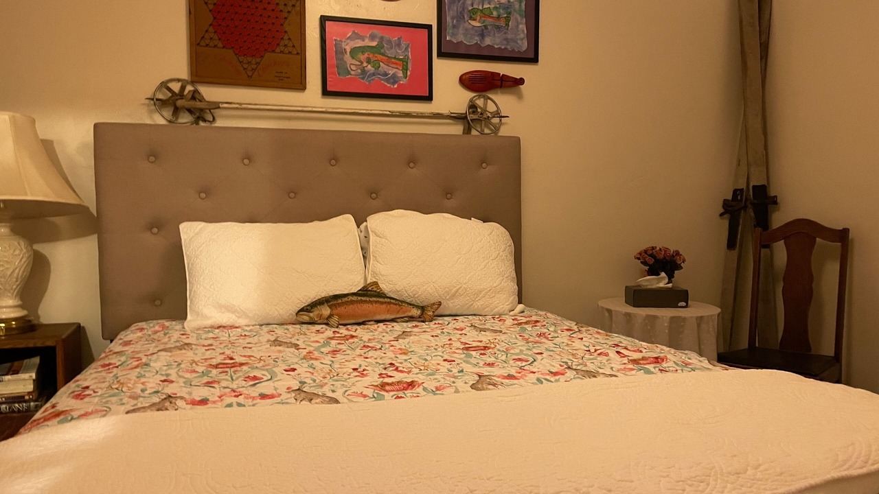 Photo of Bedroom in Dunsmuir