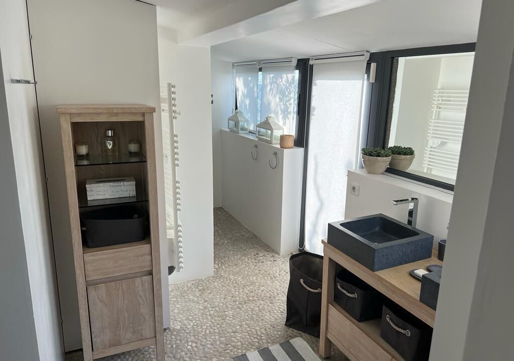 Photo of Bathroom in Biot