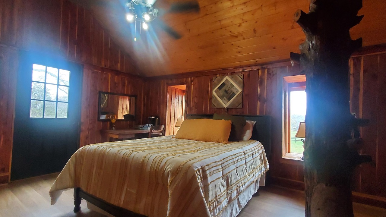 Photo of Bedroom in Lynnville