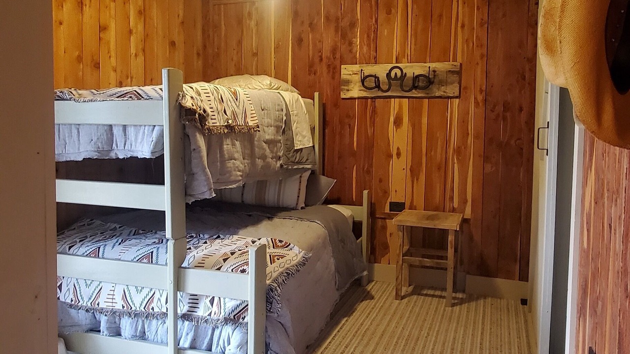Photo of Bedroom in Lynnville