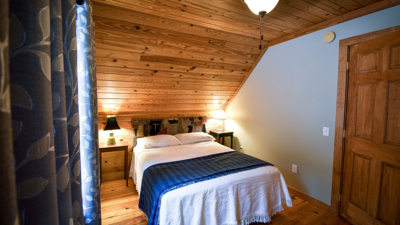 Photo of Bedroom in Etowah