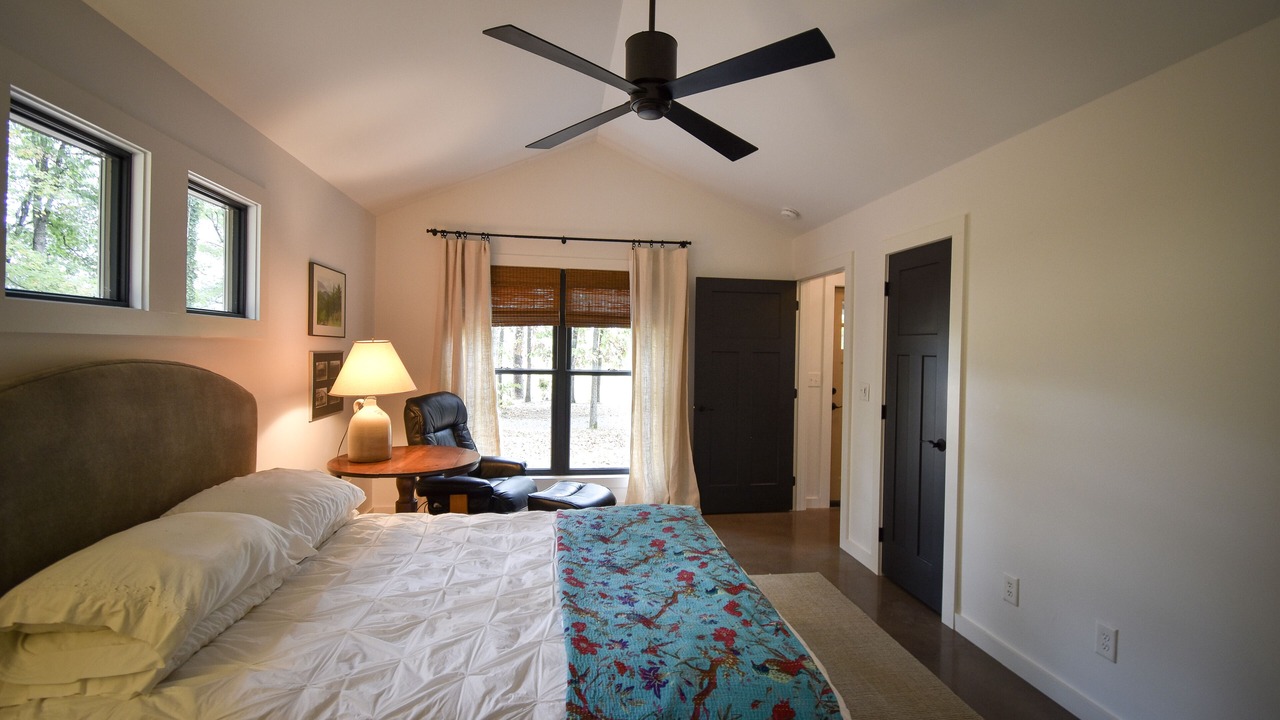 Photo of Bedroom in Etowah