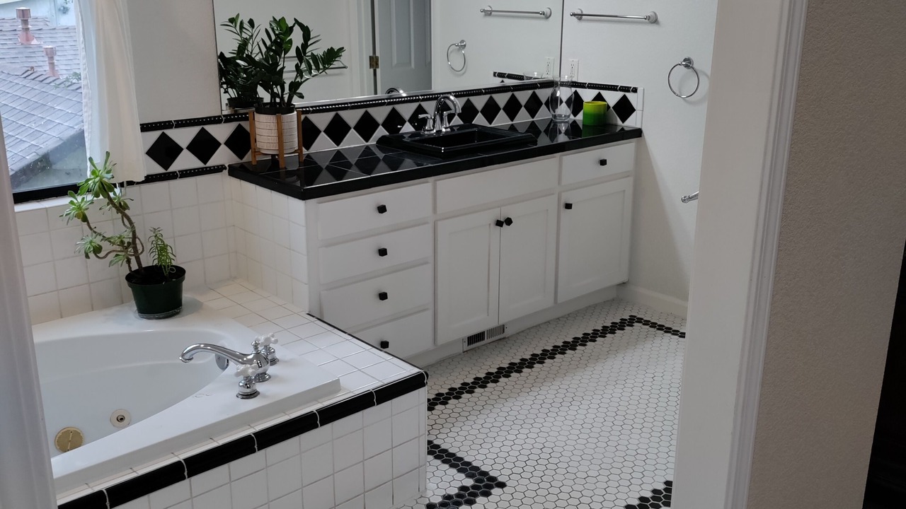 Photo of Bathroom in Hollister