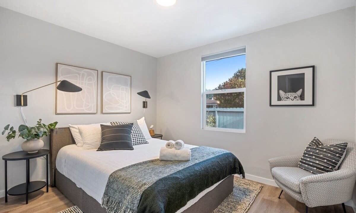 Photo of Bedroom in Linda Mar