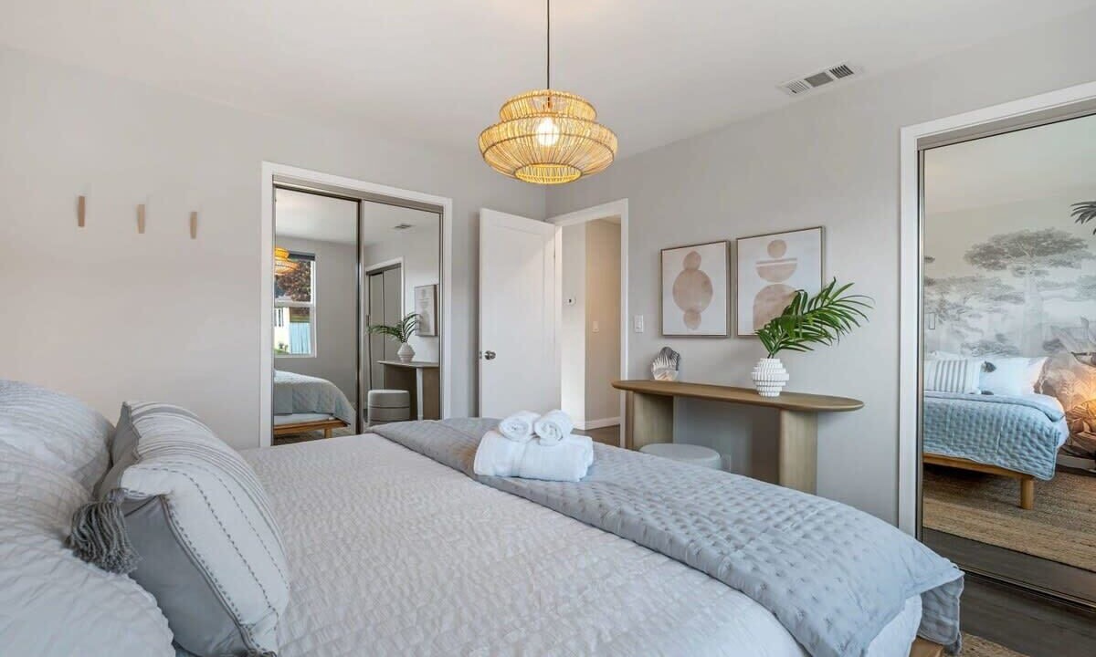 Photo of Bedroom in Linda Mar