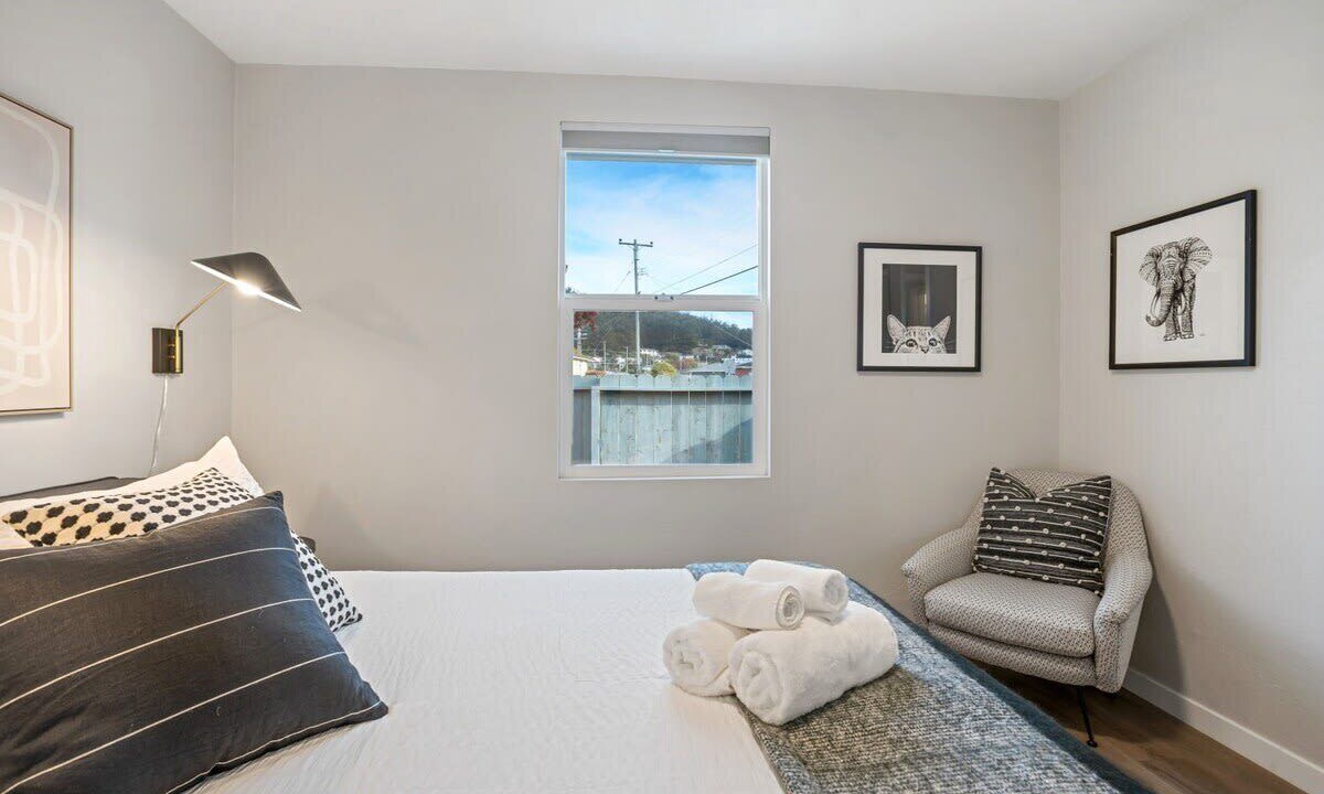 Photo of Bedroom in Linda Mar