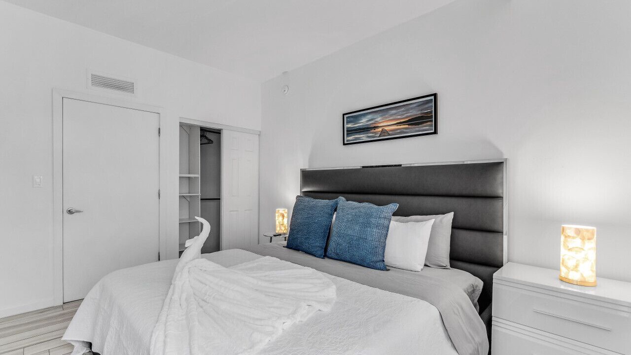 Photo of Bedroom in Midtown