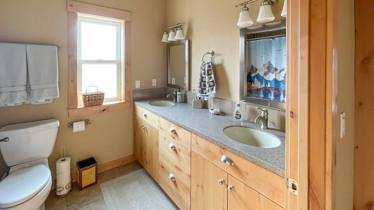 Photo of Bathroom in Cascade