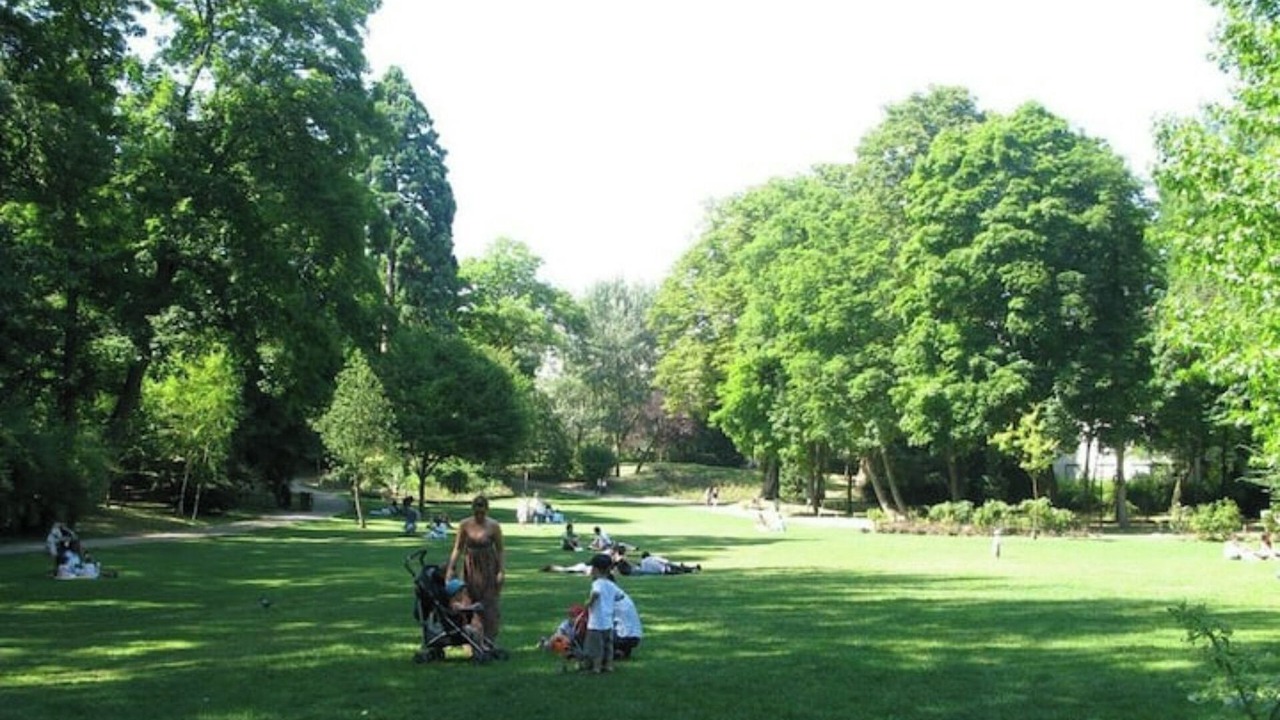 Photo of Others in Suresnes