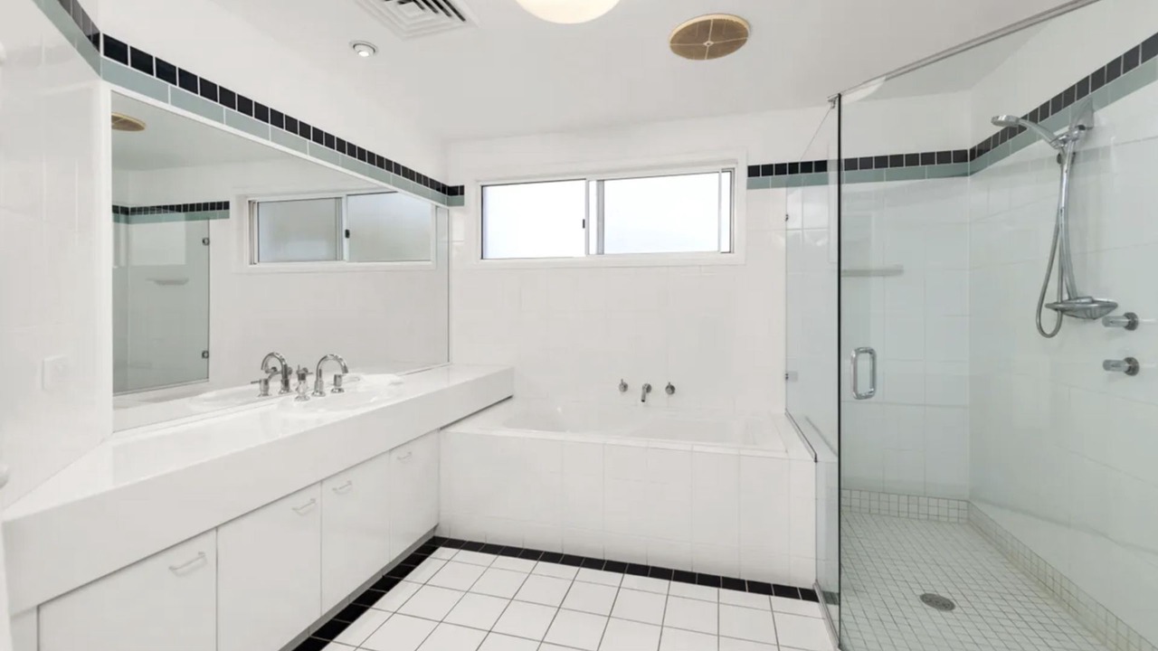 Photo of Bathroom in Salamander Bay