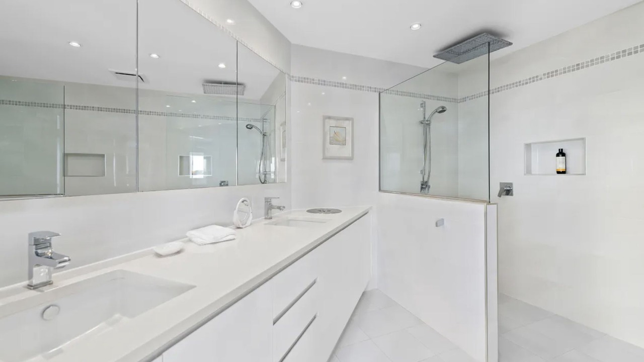 Photo of Bathroom in Salamander Bay