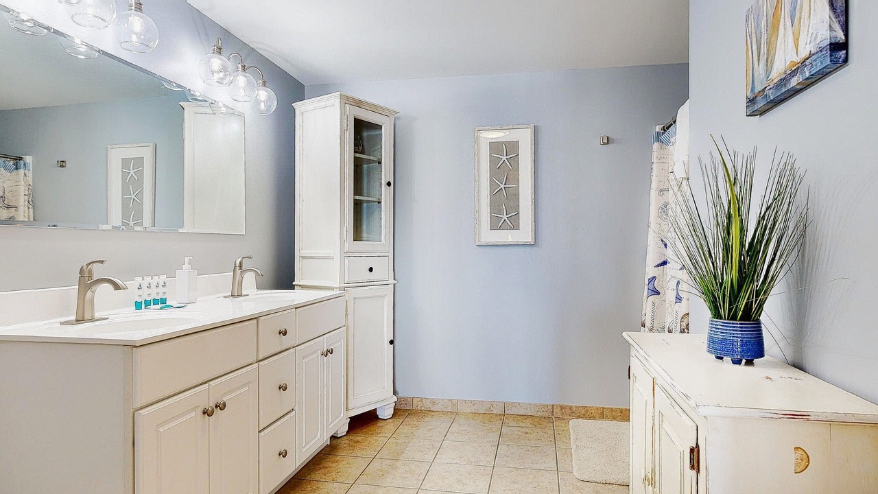 Photo of Bathroom in Old Orchard Beach