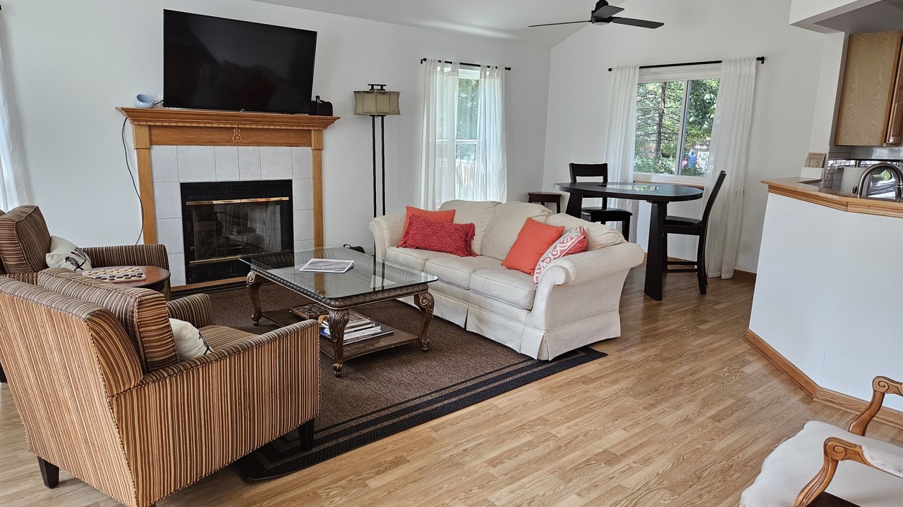 Photo of Livingroom in Fox Valley