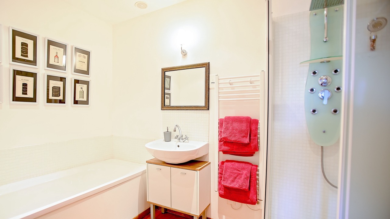 Photo of Bathroom in Tourouzelle