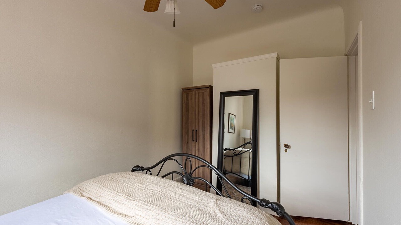 Photo of Bedroom in Algiers Point
