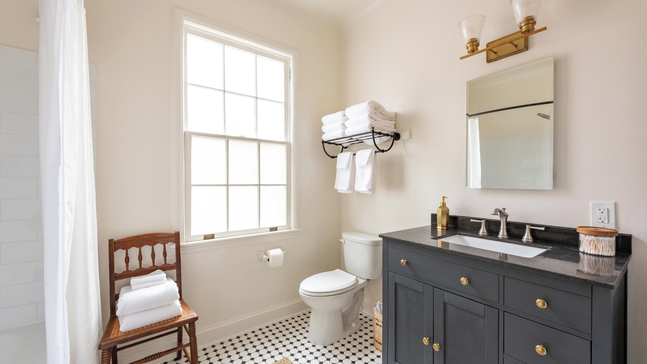 Photo of Bathroom in Algiers Point