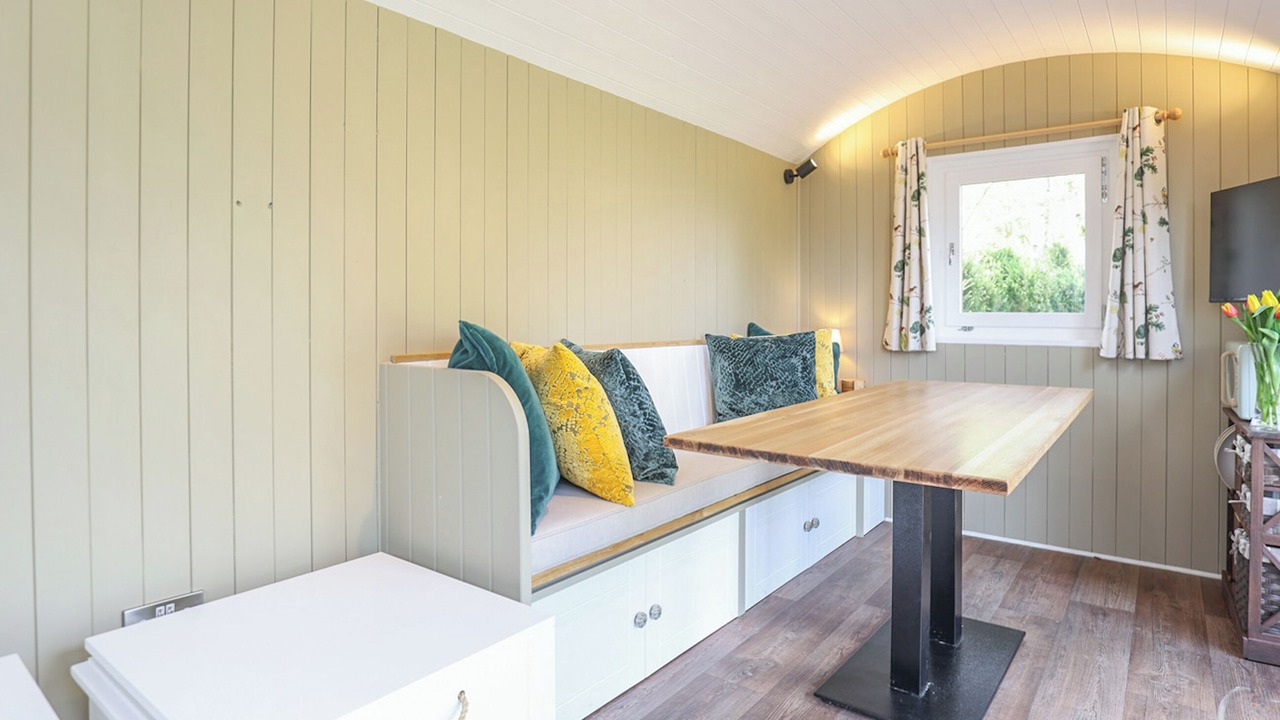 Photo of Others in Lickfold