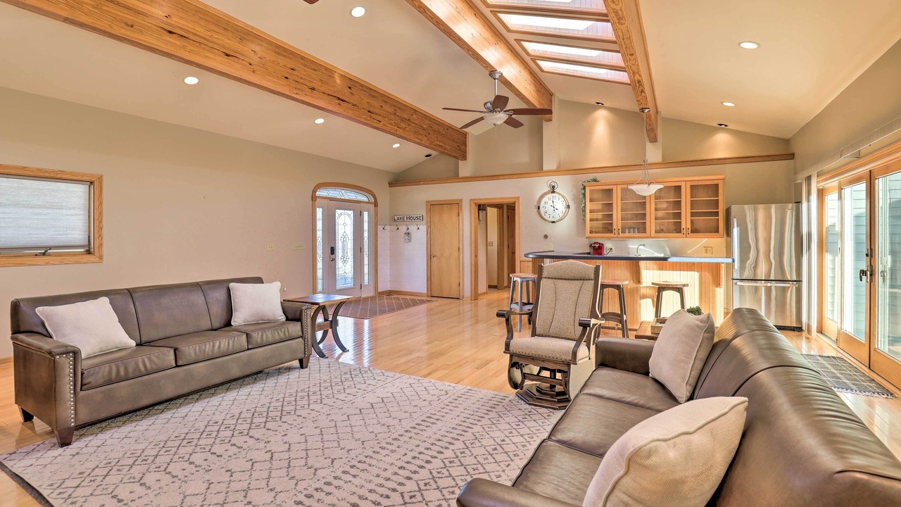 Photo of Livingroom in Town of Varick