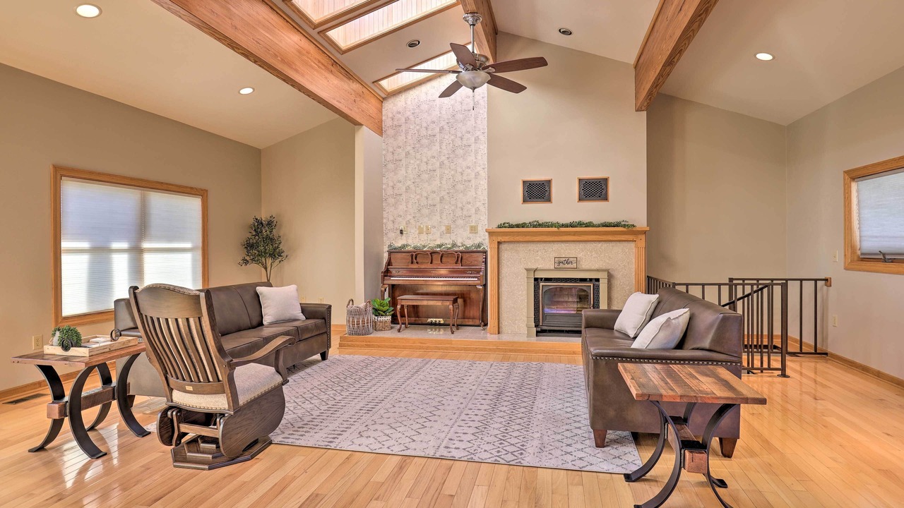 Photo of Livingroom in Town of Varick