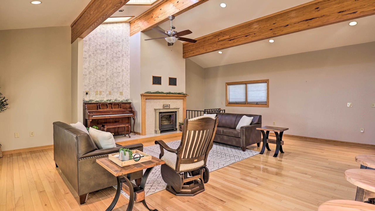 Photo of Livingroom in Town of Varick