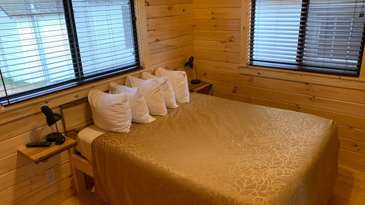 Photo of Bedroom in Mackinaw City