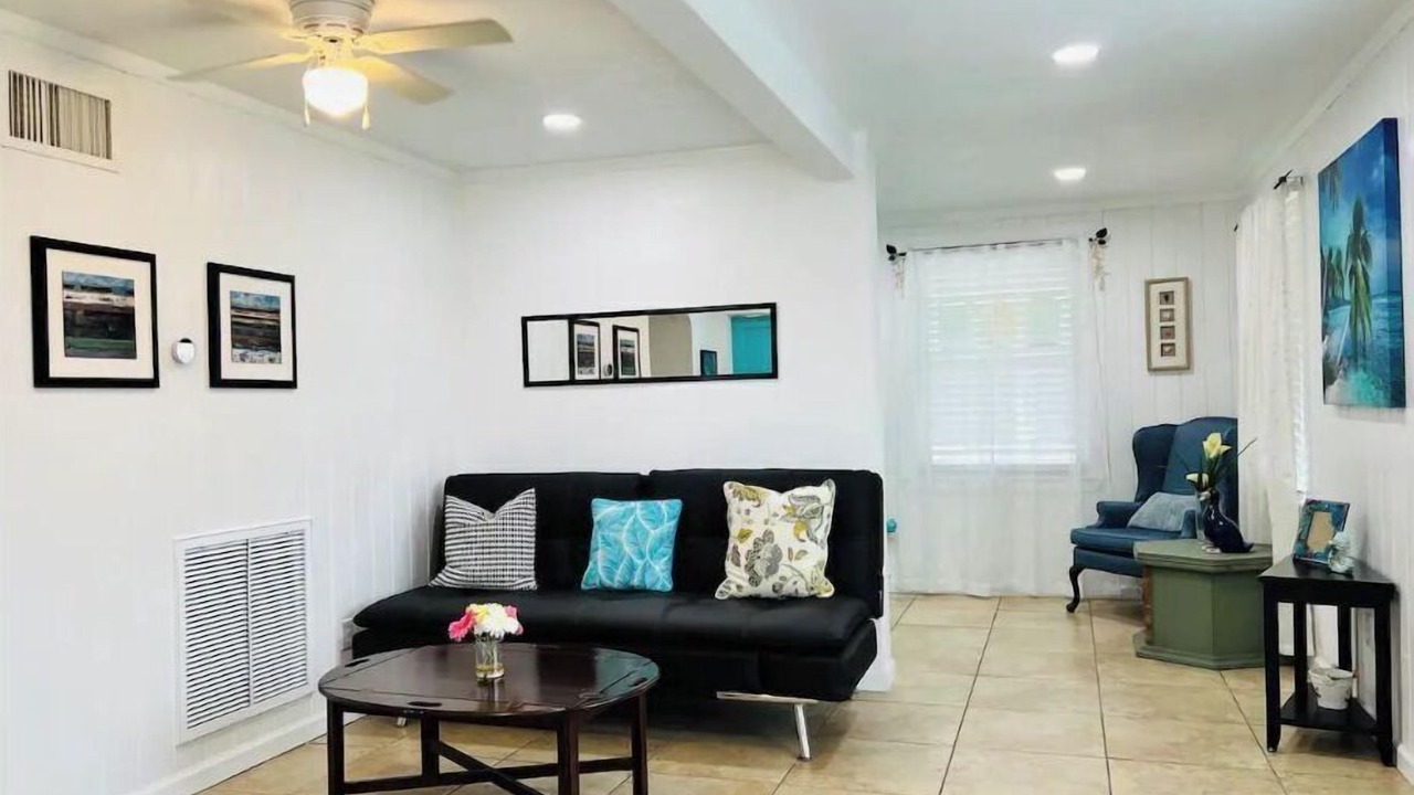 Photo of Livingroom in Atlantic Shores
