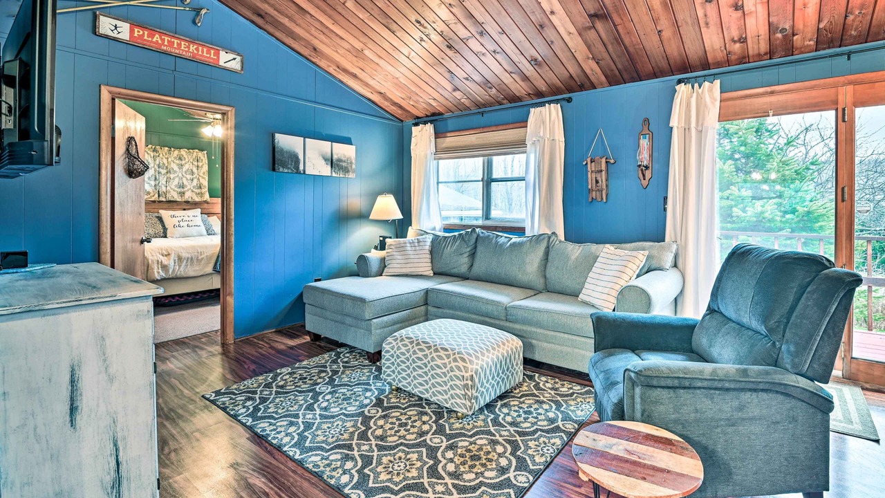 Photo of Bedroom in Roxbury