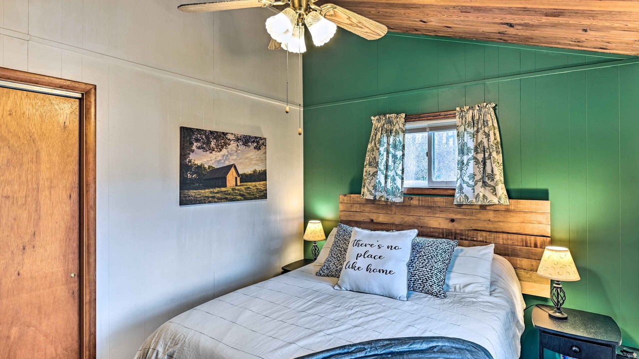 Photo of Bedroom in Roxbury