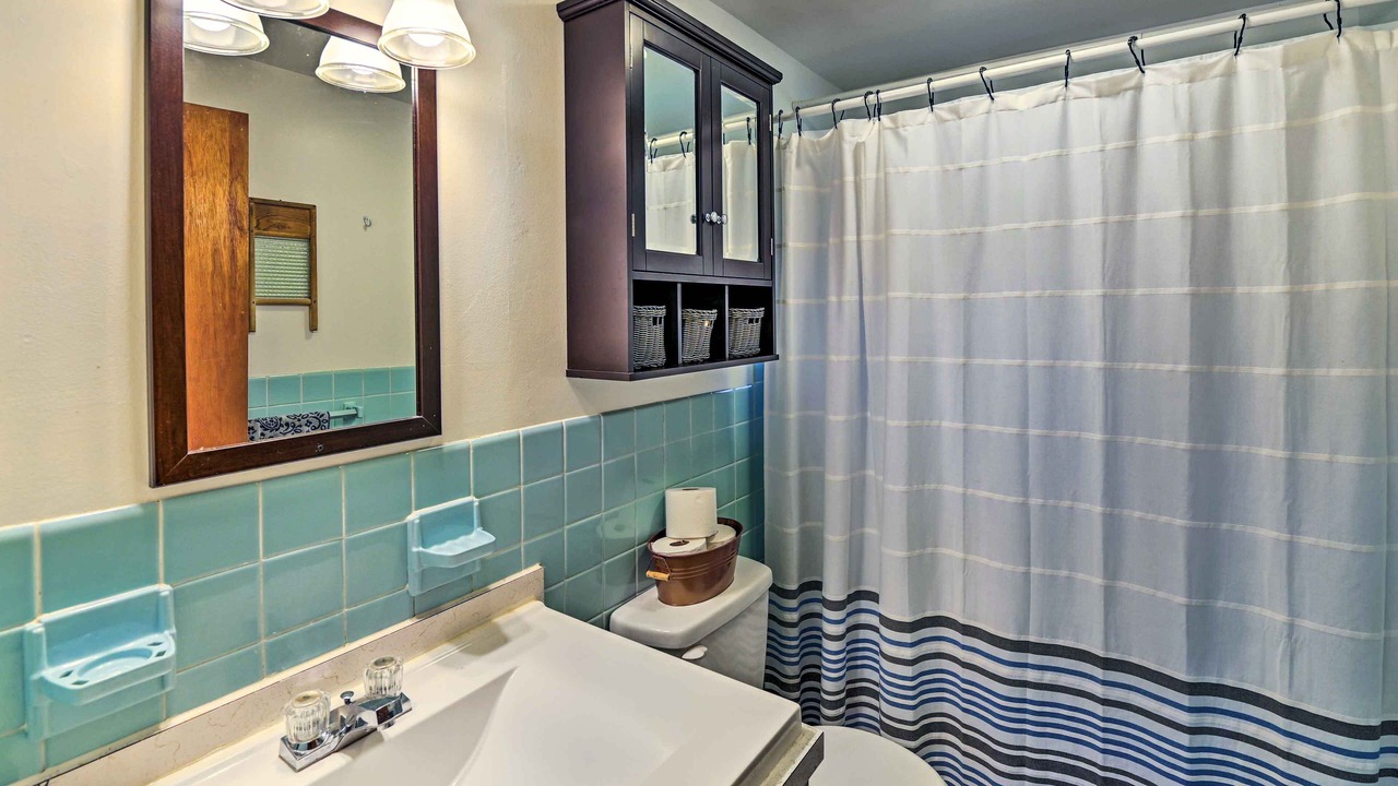 Photo of Bathroom in Roxbury