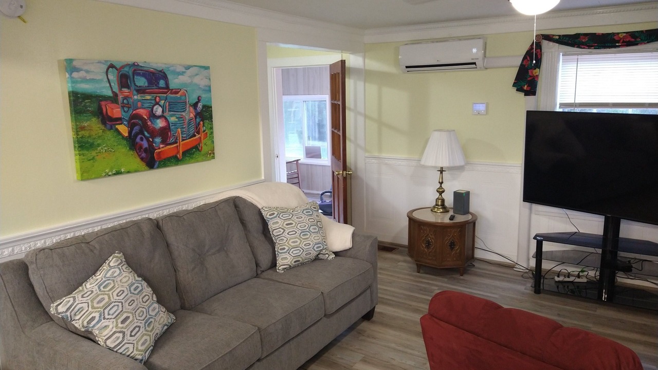 Photo of Livingroom in Piney Mountain
