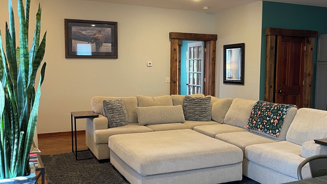 Photo of Livingroom in Four Corners