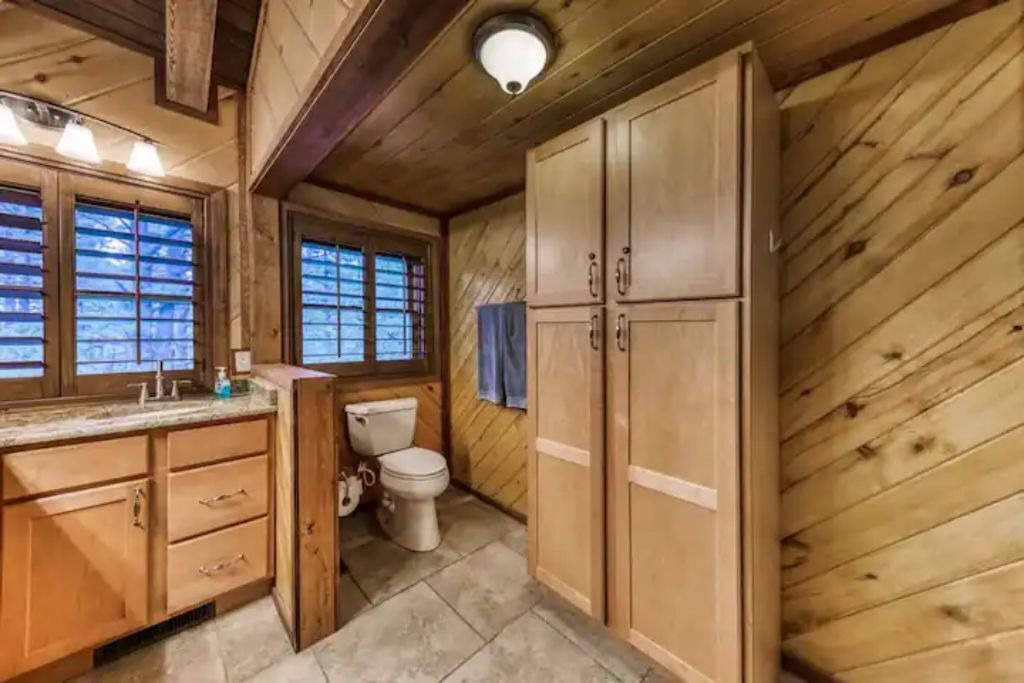 Photo of Bathroom in Alto