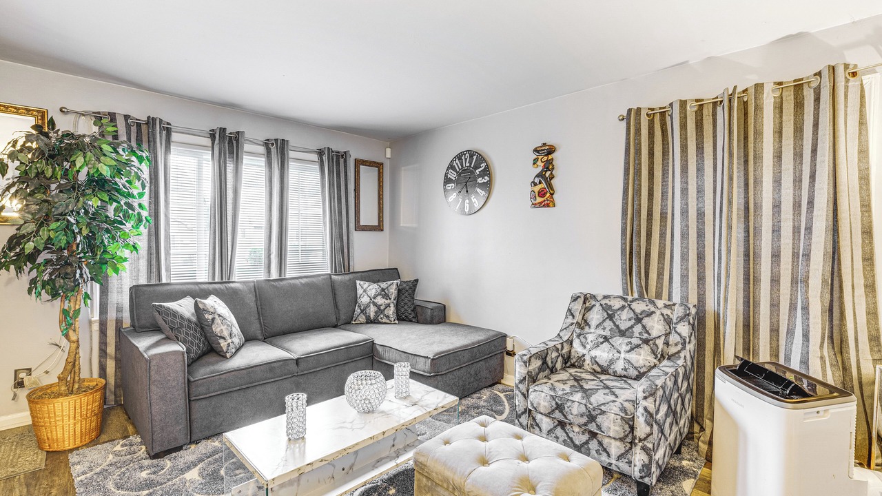 Photo of Others in Vauxhall