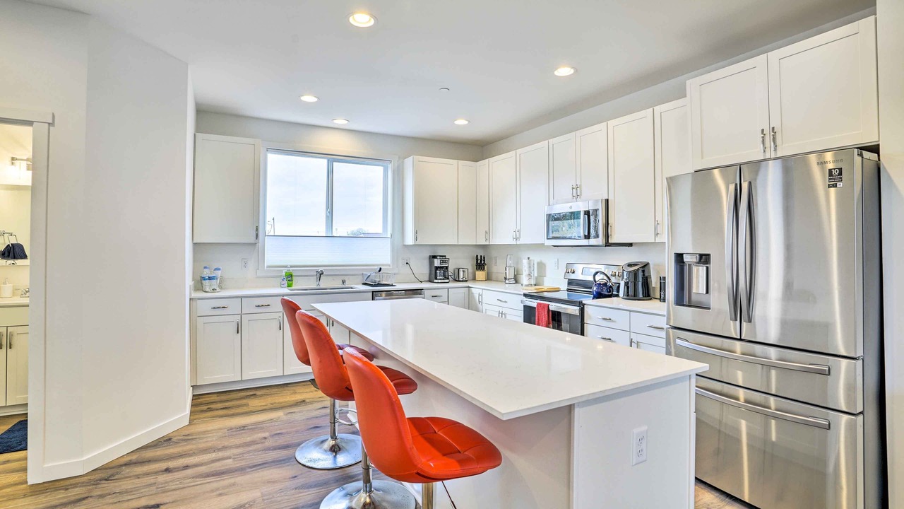 Photo of Others in Monroe