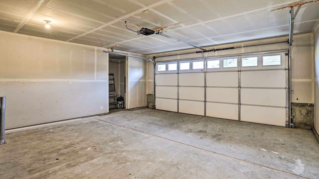 Photo of Others in Monroe