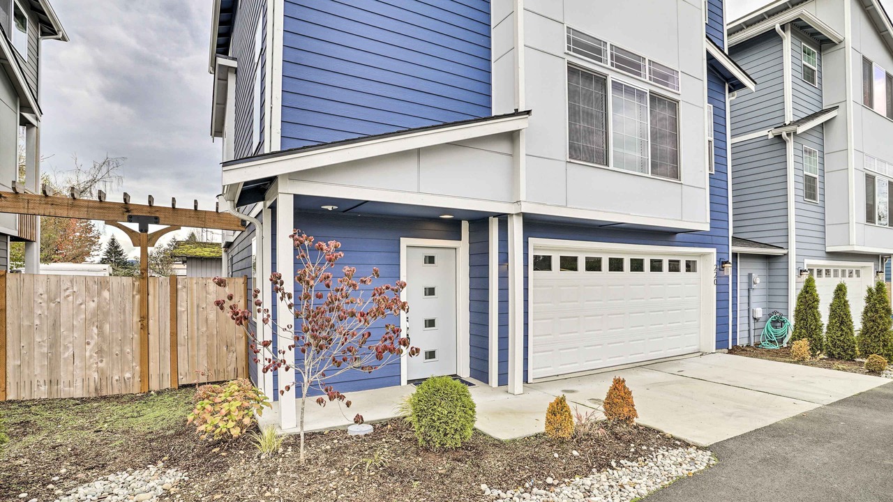 Photo of Others in Monroe