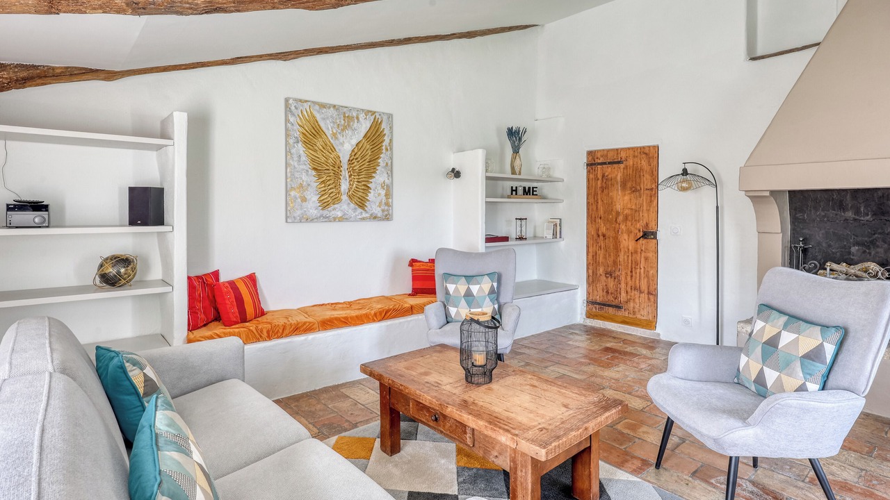 Photo of Livingroom in Dauphin