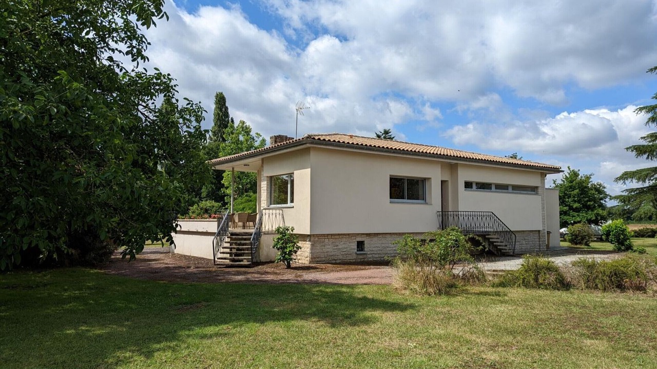 Photo of Outdoor in Agris