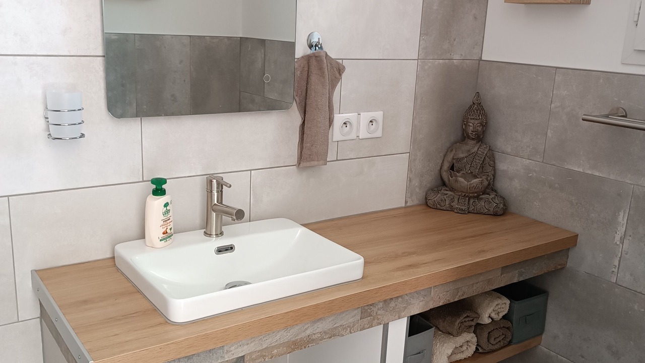 Photo of Bathroom in Saint-Martin-de-Londres