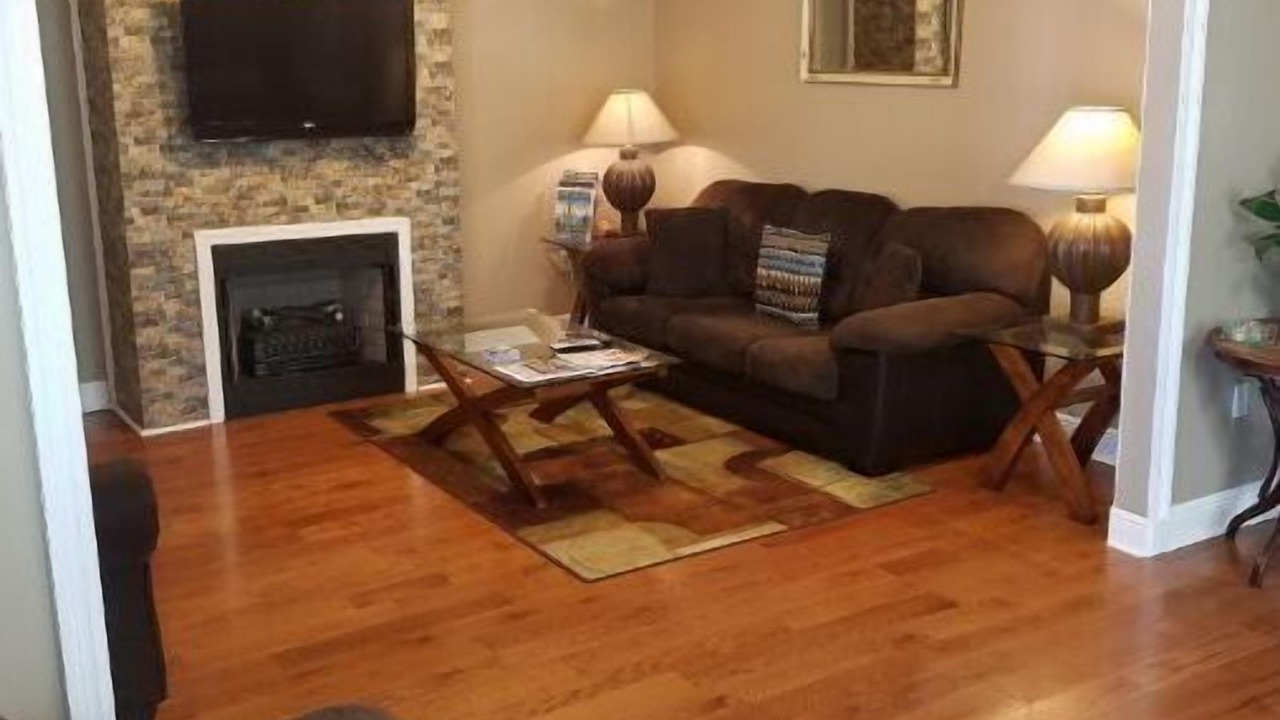 Photo of Livingroom in Mid-City