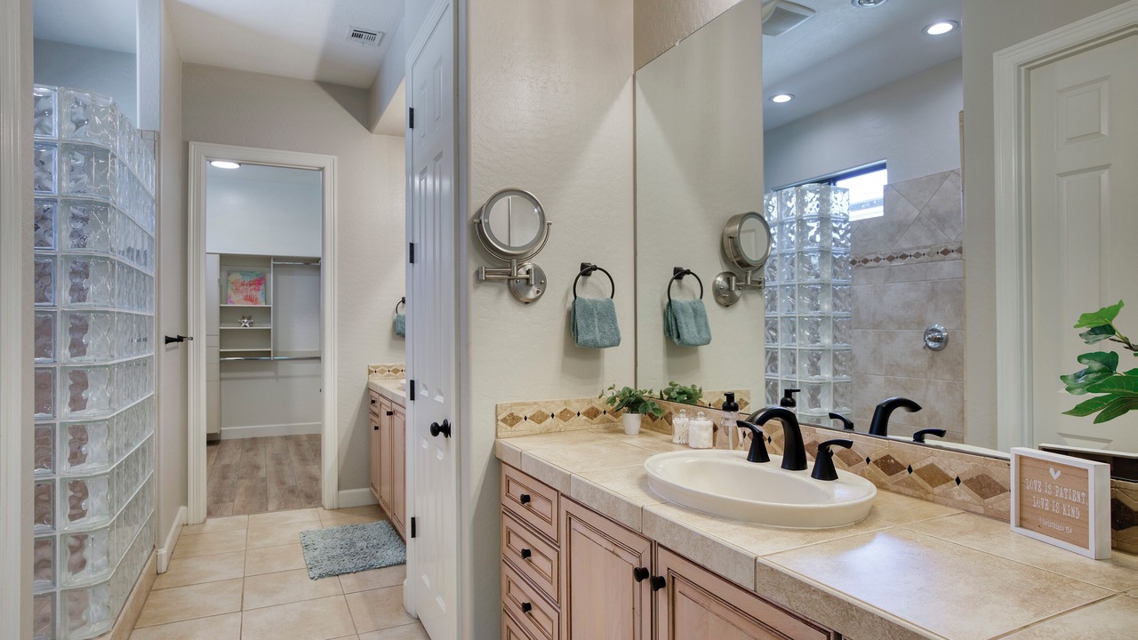 Photo of Bathroom in Palm Valley