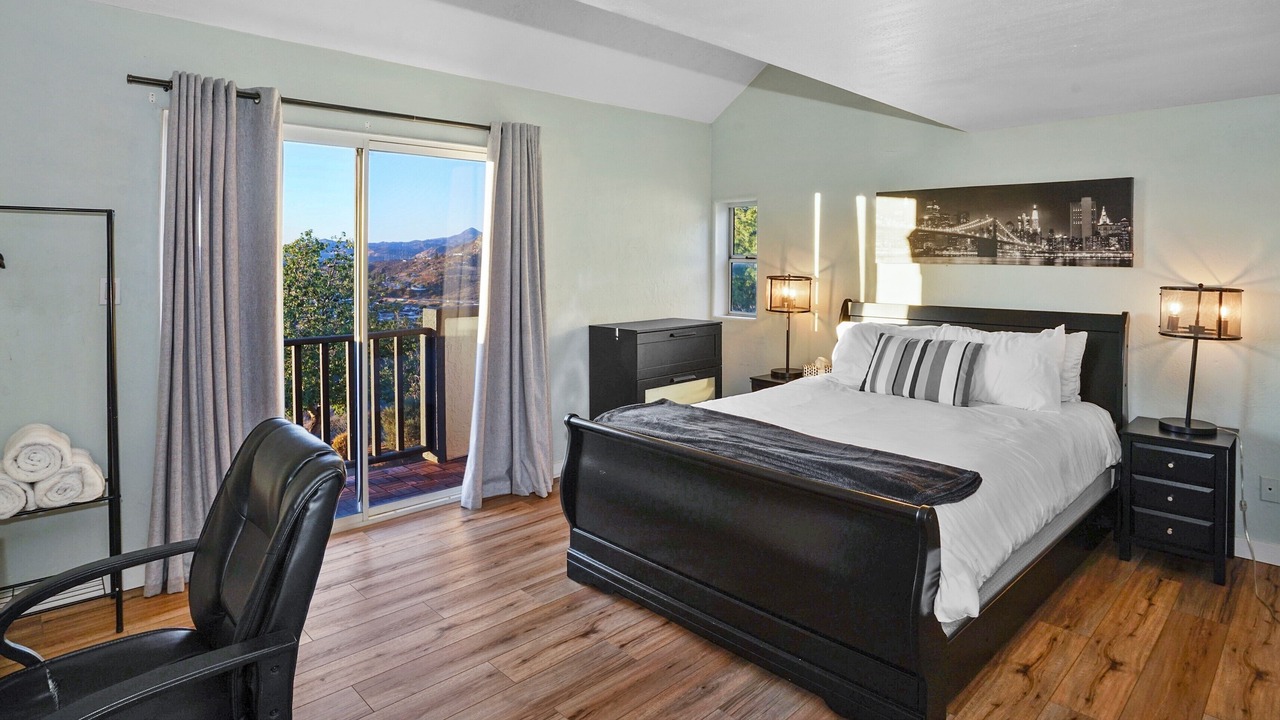 Photo of Bedroom in Lakeside