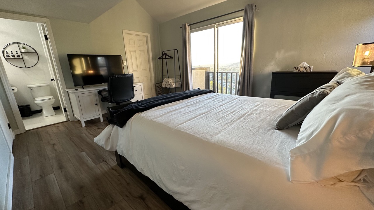 Photo of Bedroom in Lakeside