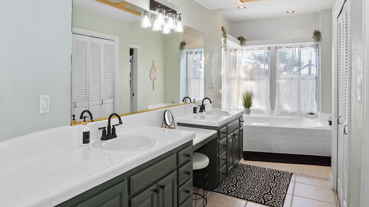 Photo of Bathroom in Lakeside