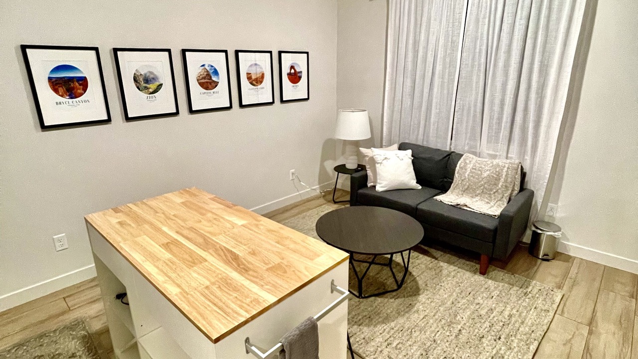 Photo of Livingroom in Woods Cross
