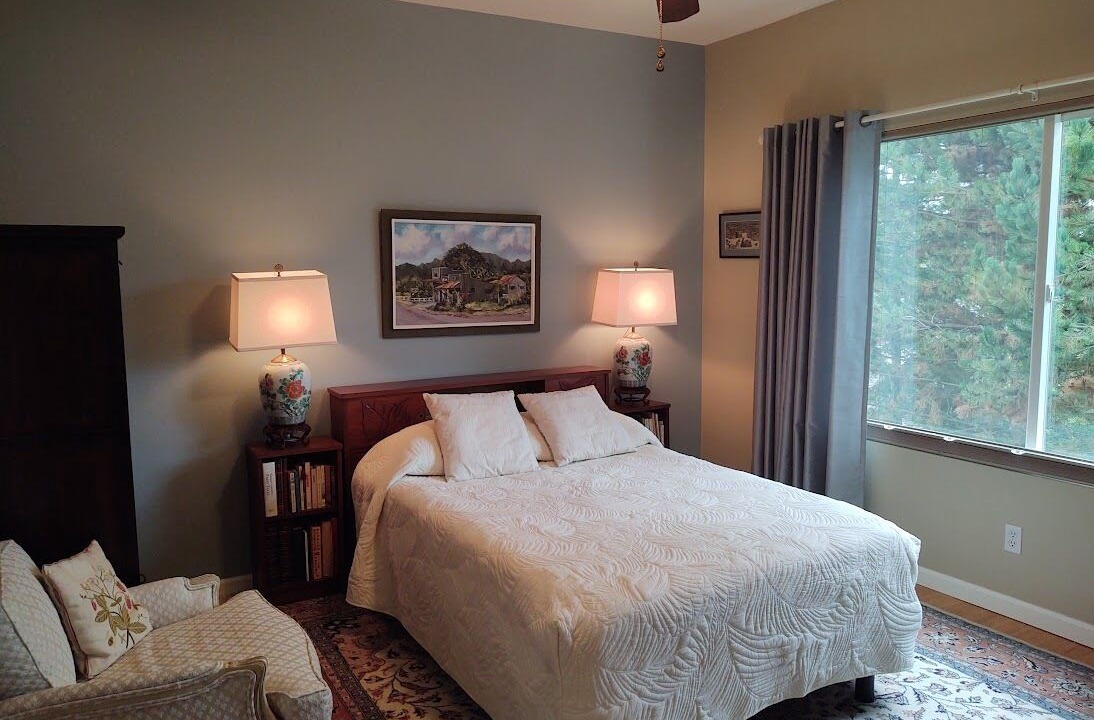 Photo of Bedroom in Rollingbay